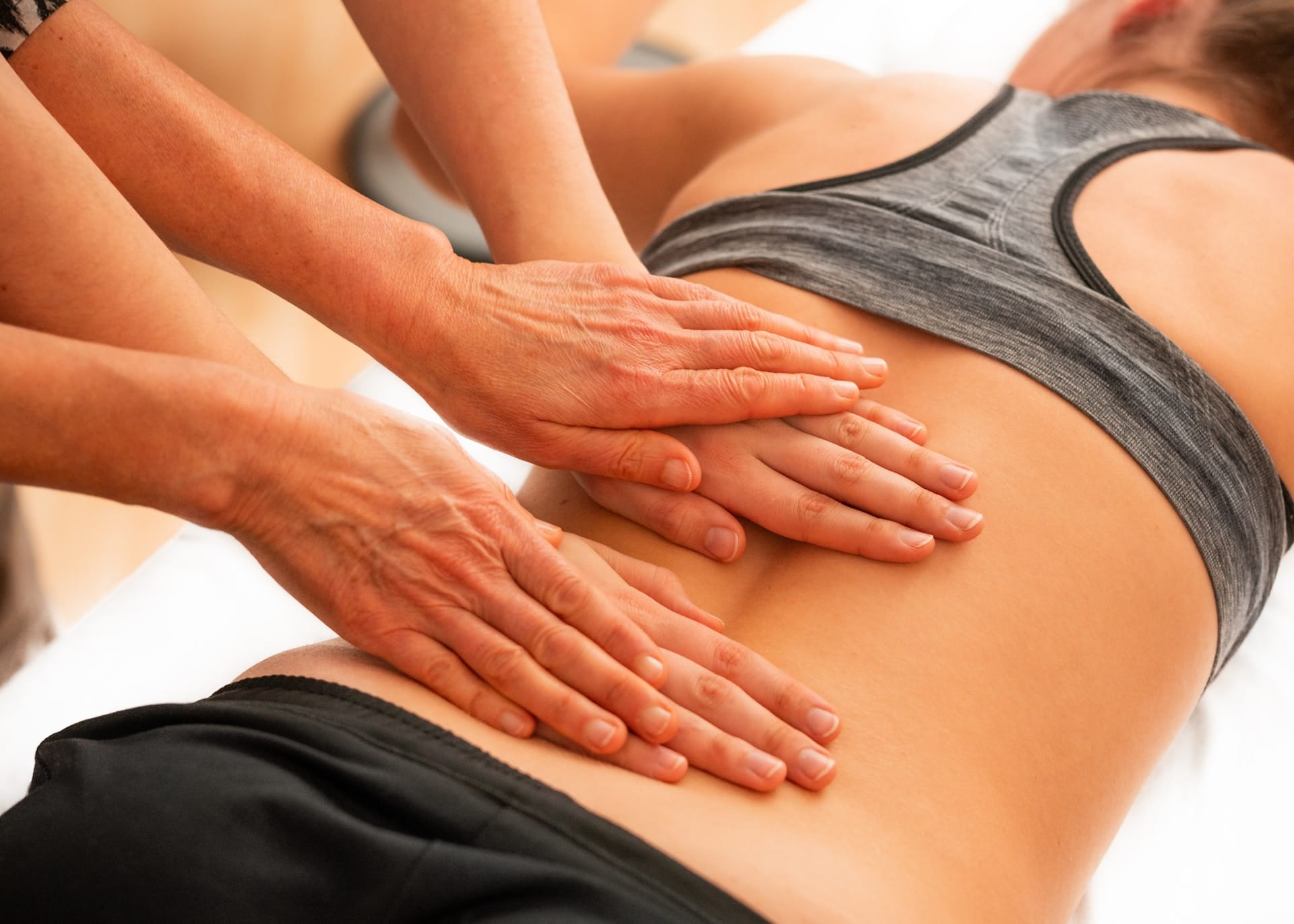 What to Do If You Are Experiencing Pain in Your Wrists and You Are Looking For a Treatment